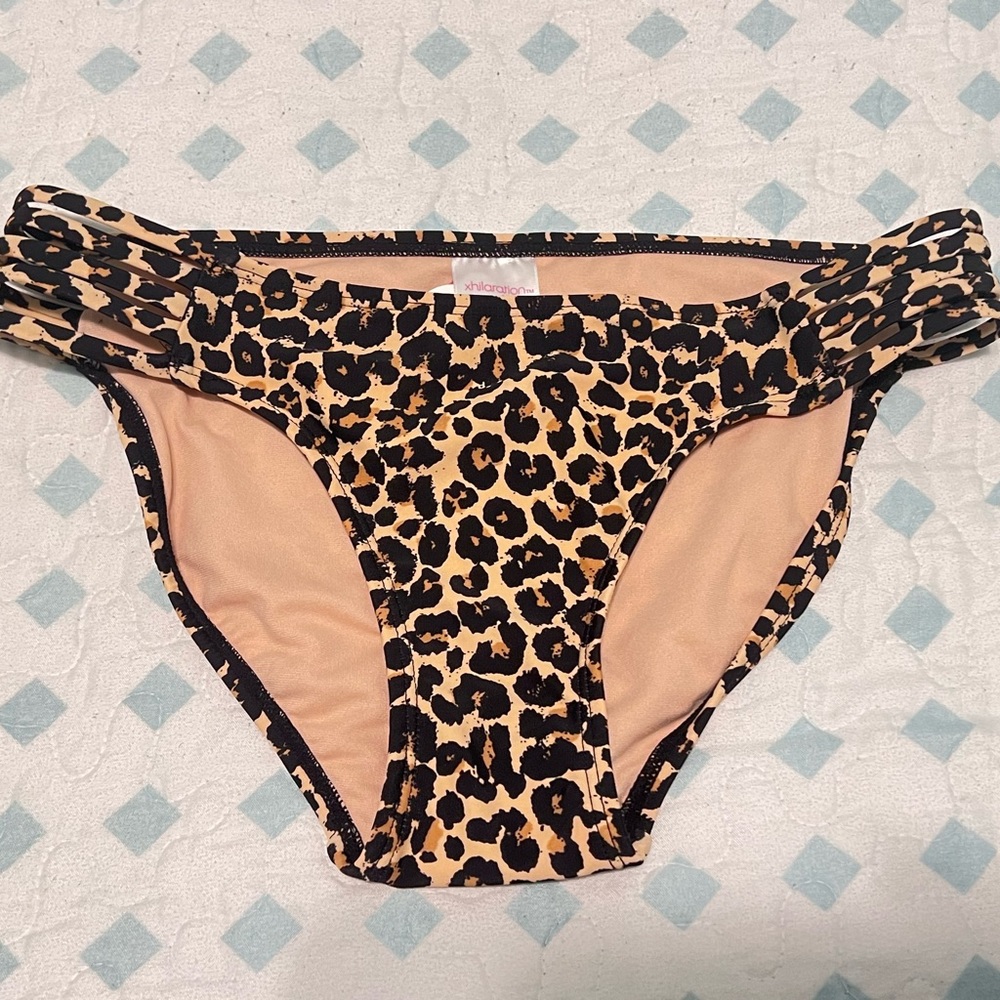 Xhilaration Cheetah print bathing suit bottoms